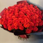 Gėlių puokštė rožiu